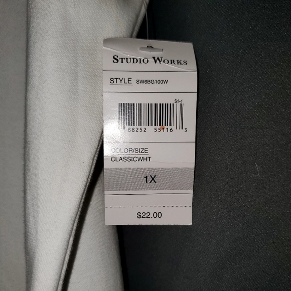 Basic White Tee Studio Works Size 1X NWT - Picture 3 of 4